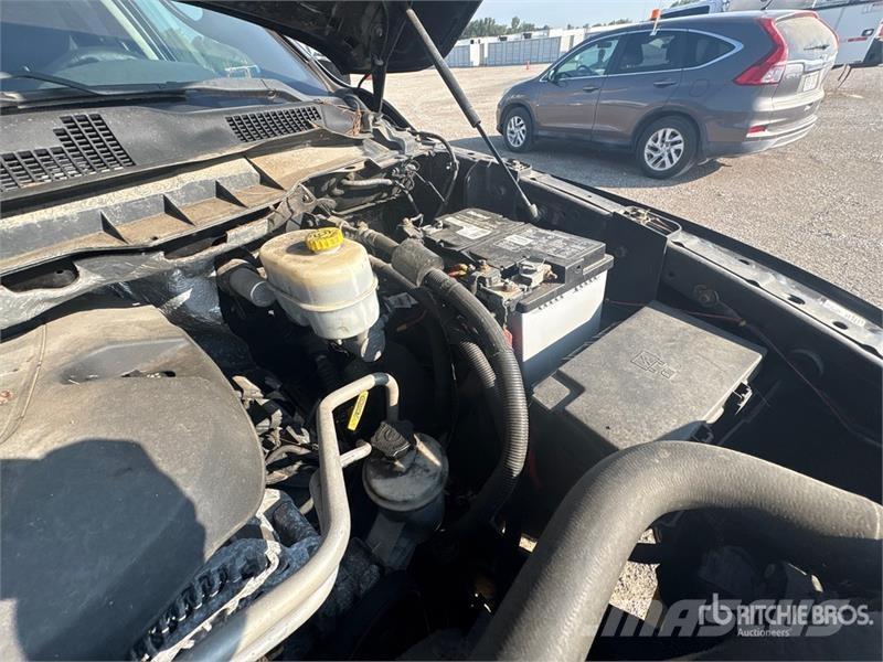 RAM 2500 4x4 Crew Cab Pickup (Inoperable) Outros