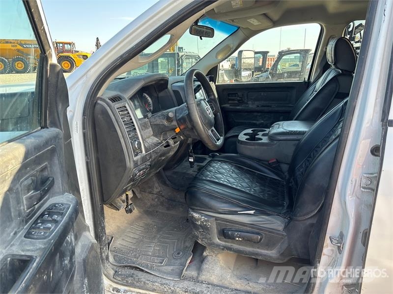RAM 2500 4x4 Crew Cab Pickup Прочие фургоны