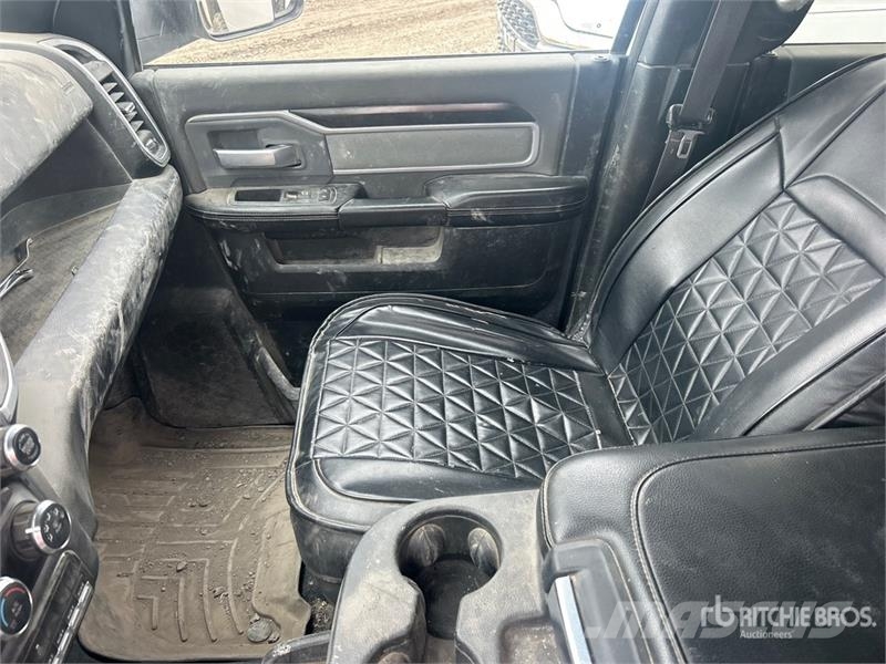 RAM 2500 4x4 Crew Cab Pickup その他