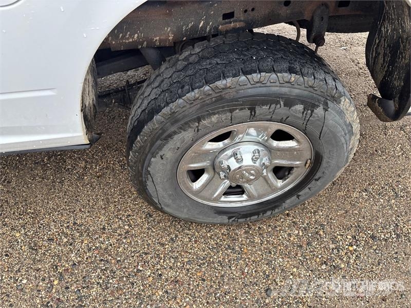 RAM 2500 4x4 Crew Cab Pickup Ostalo