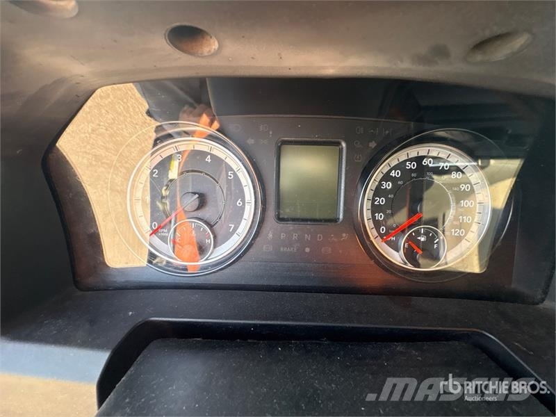 RAM 2500 4x4 Crew Cab Pickup (Inoperable) Outros