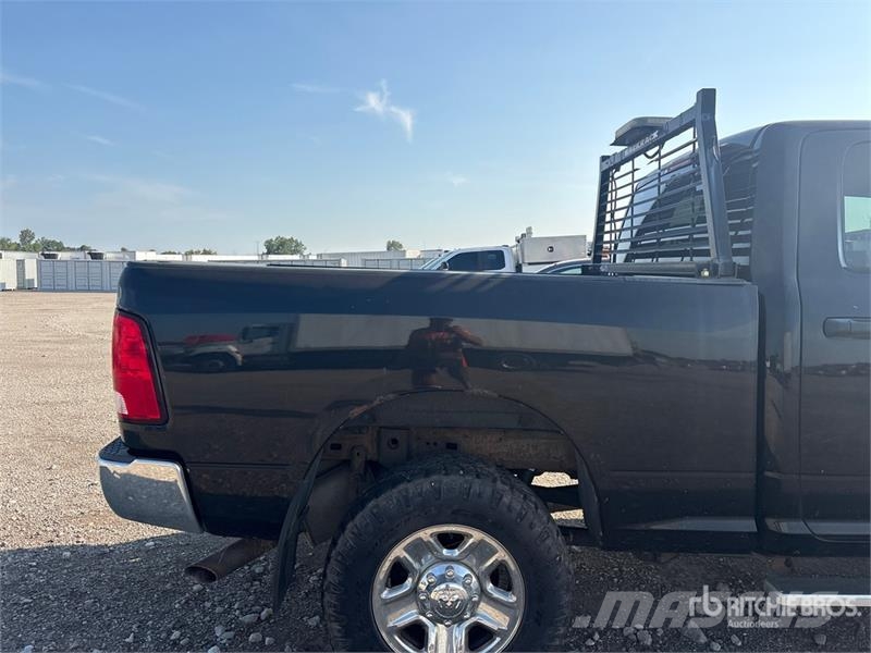 RAM 2500 4x4 Crew Cab Pickup (Inoperable) Outros