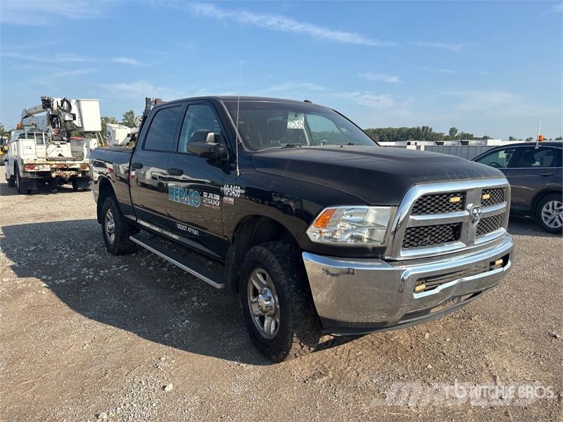 RAM 2500 4x4 Crew Cab Pickup (Inoperable) Outros