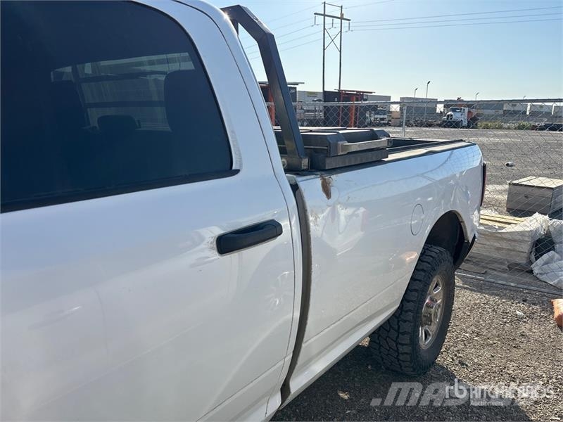 RAM 2500 4x4 Crew Cab Pickup Прочие фургоны