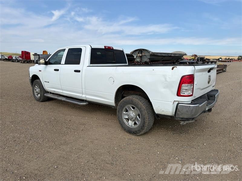 RAM 2500 4x4 Crew Cab Pickup Anders
