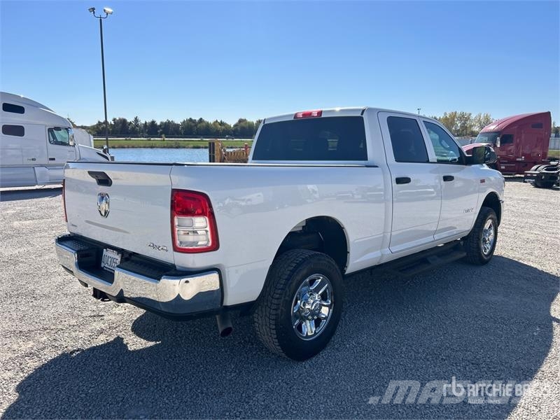 RAM 2500 4x4 Crew Cab Pickup أخرى