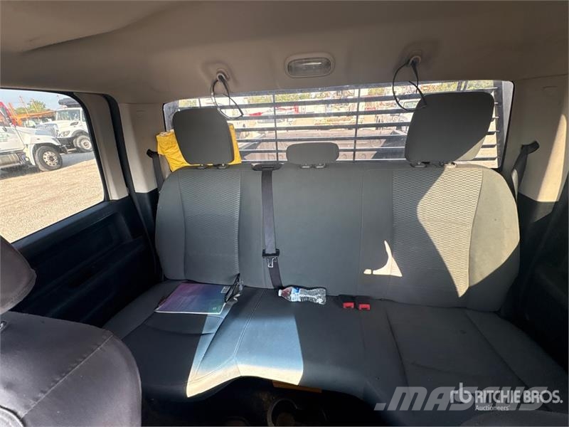 RAM 2500 4x4 Crew Cab Pickup (Inoperable) Outros