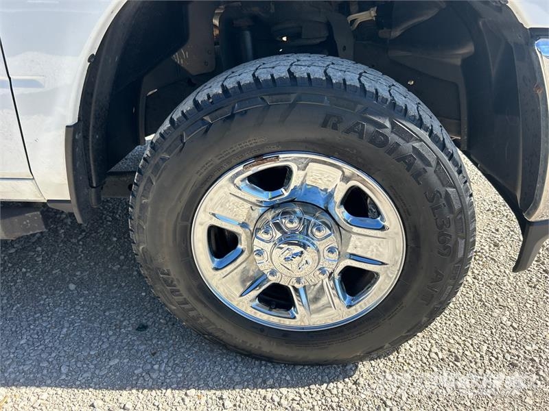 RAM 2500 4x4 Crew Cab Pickup أخرى
