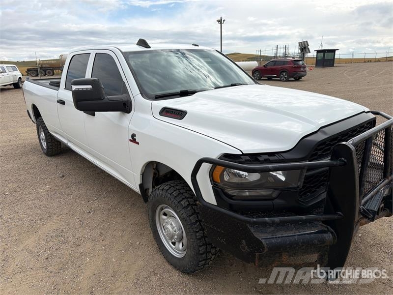 RAM 2500 4x4 Crew Cab Pickup Citi