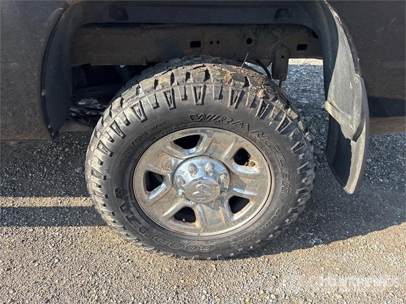 RAM 2500 4x4 Crew Cab Pickup (Inoperable) Outros