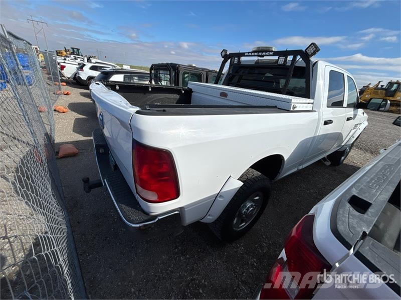 RAM 2500 4x4 Crew Cab Pickup Diger