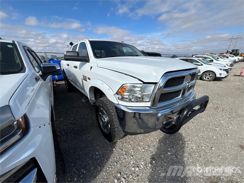RAM 2500 4x4 Crew Cab Pickup Diger