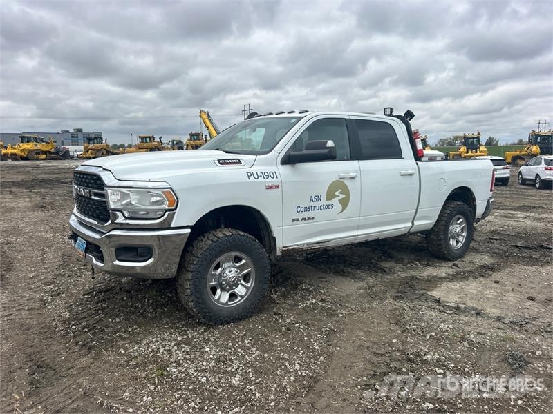 RAM 2500 4x4 Crew Cab Pickup その他