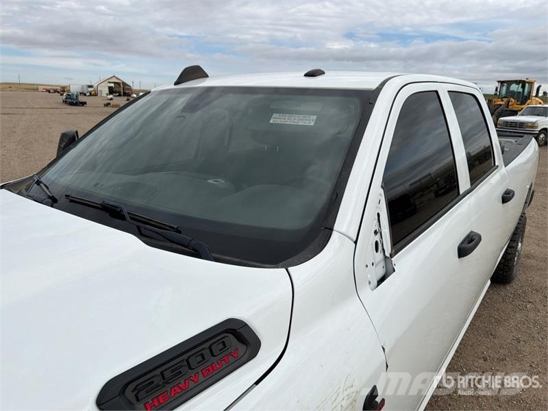RAM 2500 4x4 Crew Cab Pickup Citi