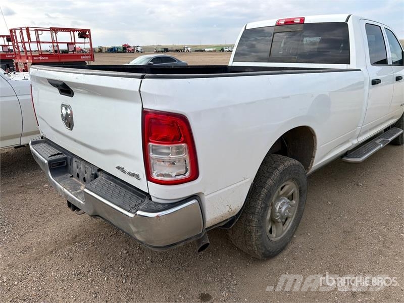 RAM 2500 4x4 Crew Cab Pickup (Inoperable) Kita