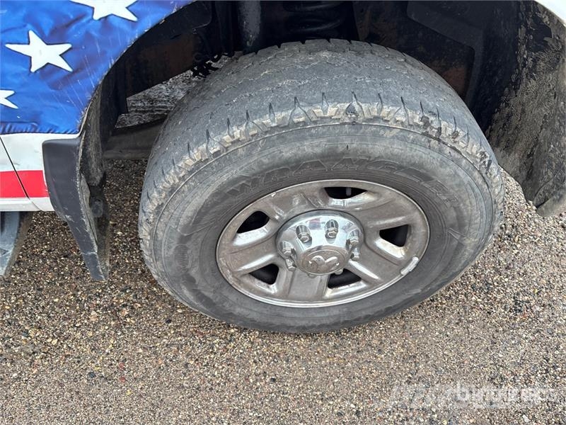 RAM 2500 4x4 Crew Cab Pickup Ostalo
