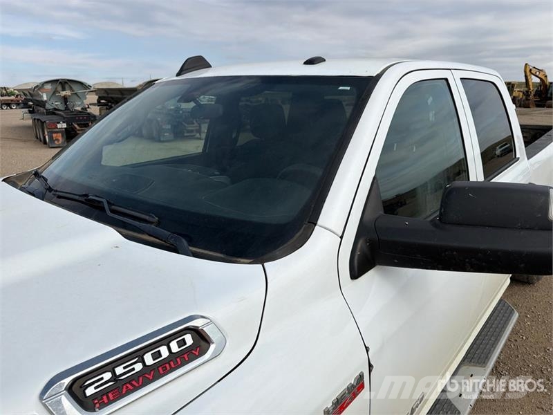 RAM 2500 4x4 Crew Cab Pickup (Inoperable) Kita