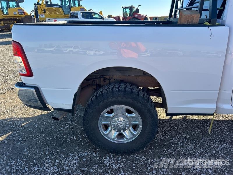 RAM 2500 4x4 Crew Cab Pickup Övriga bilar