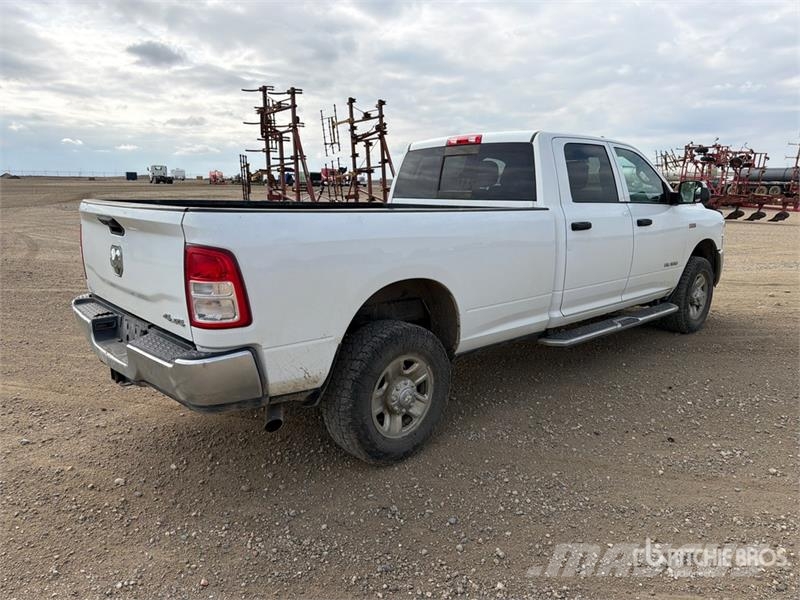 RAM 2500 4x4 Crew Cab Pickup (Inoperable) Kita