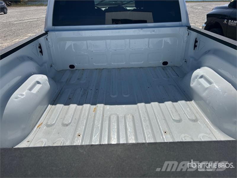 RAM 2500 4x4 Crew Cab Pickup أخرى