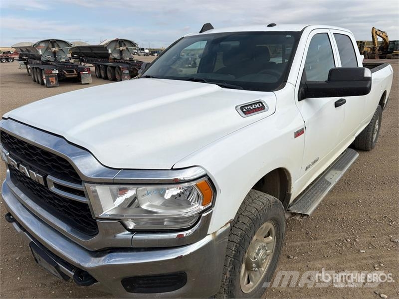 RAM 2500 4x4 Crew Cab Pickup (Inoperable) Kita