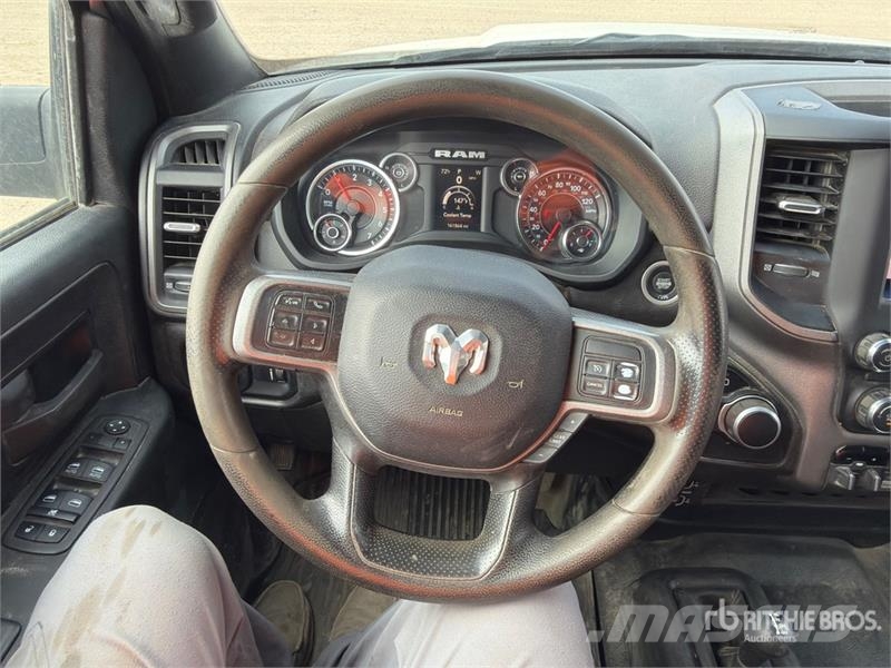 RAM 2500 4x4 Crew Cab Pickup (Inoperable) Kita
