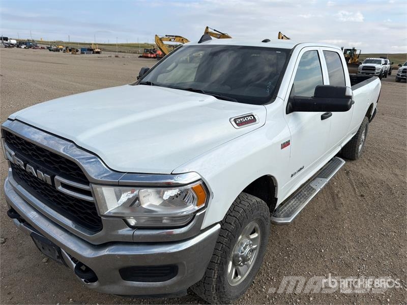 RAM 2500 4x4 Crew Cab Pickup Anders