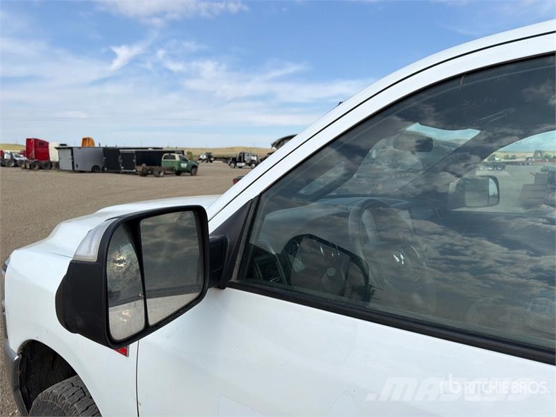 RAM 2500 4x4 Crew Cab Pickup Anders