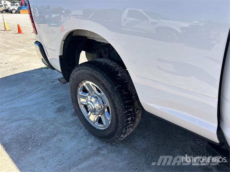 RAM 2500 4x4 Crew Cab Pickup Furgoni altro
