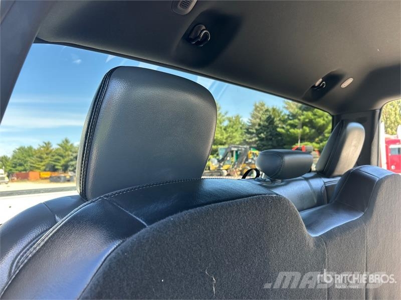 RAM 2500 4x4 Crew Cab Pickup أخرى