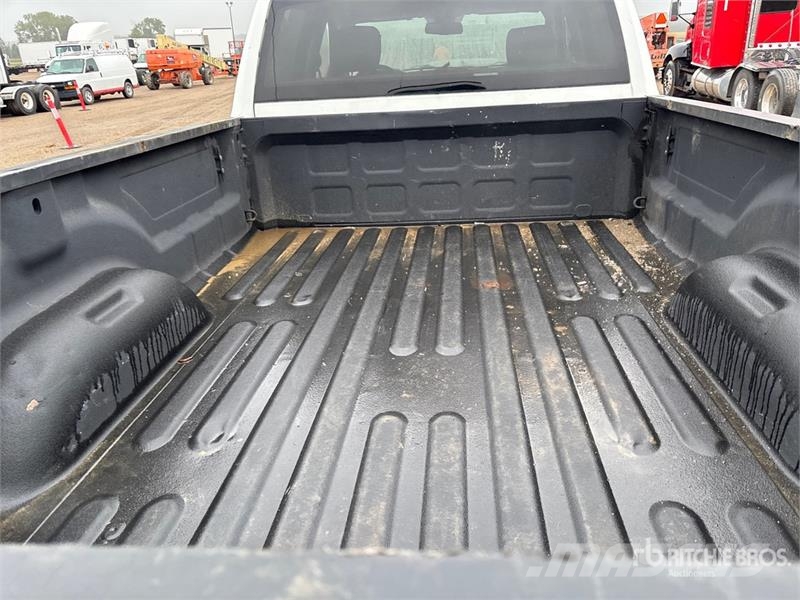 RAM 2500 4x4 Crew Cab Pickup Ostalo