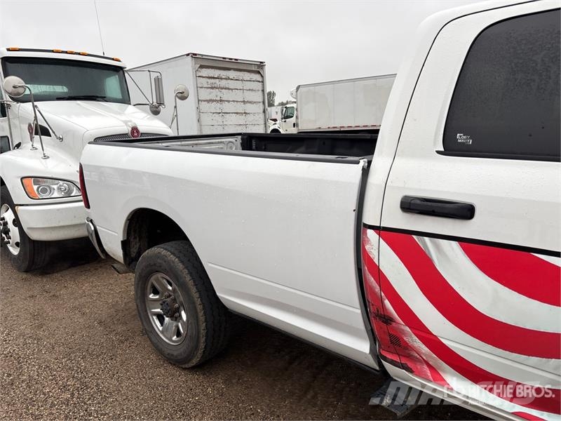 RAM 2500 4x4 Crew Cab Pickup Ostalo