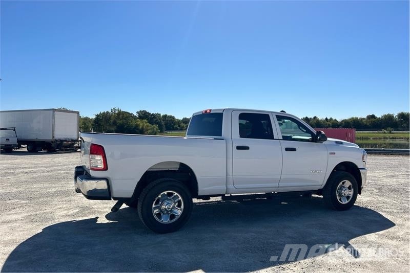 RAM 2500 4x4 Crew Cab Pickup Furgoni altro