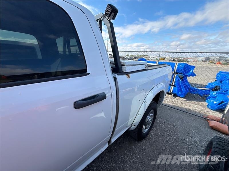 RAM 2500 4x4 Crew Cab Pickup Diger