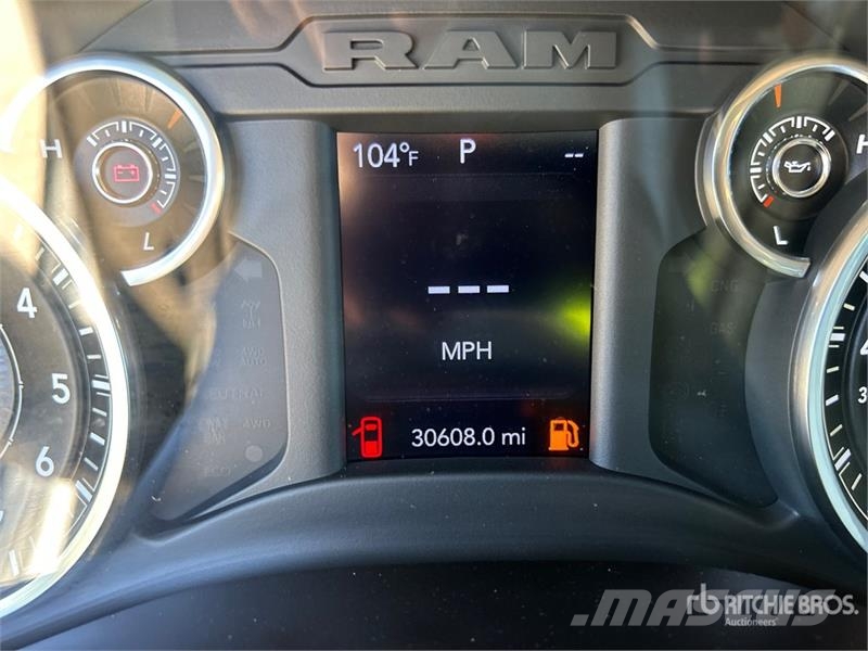 RAM 2500 4x4 Crew Cab Pickup أخرى