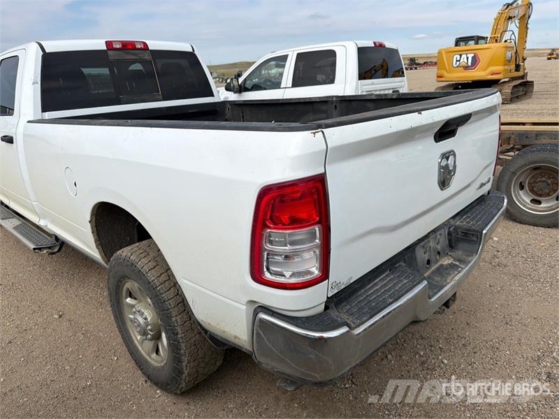 RAM 2500 4x4 Crew Cab Pickup (Inoperable) Kita