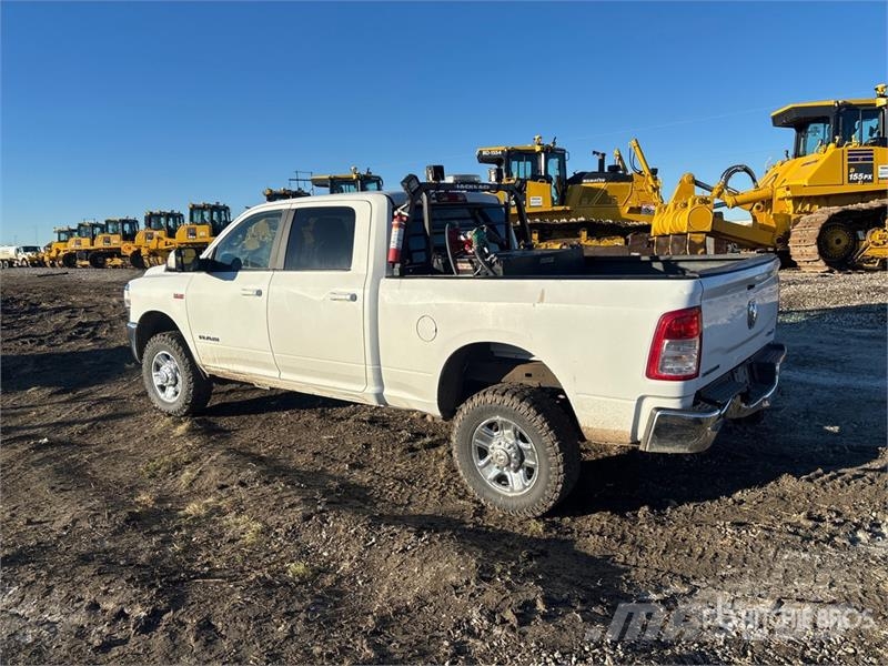 RAM 2500 Big Horn 4x4 Crew Cab Pickup Otras furgonetas