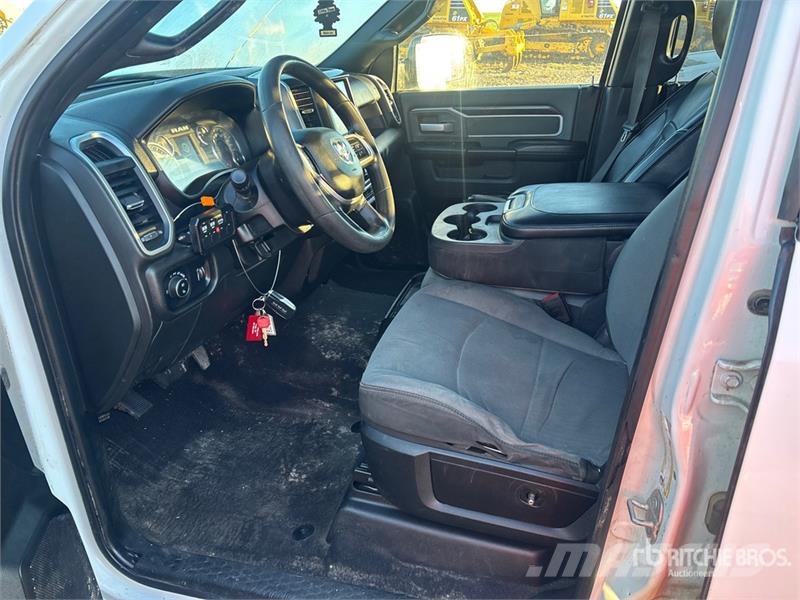 RAM 2500 Big Horn 4x4 Crew Cab Pickup Otras furgonetas