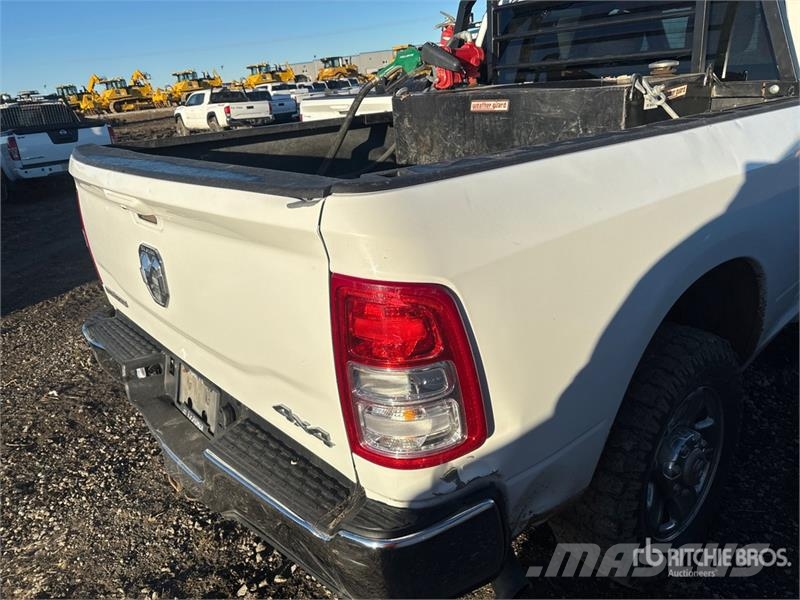 RAM 2500 Big Horn 4x4 Crew Cab Pickup Otras furgonetas