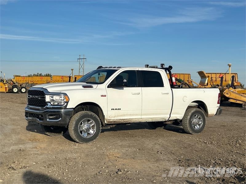 RAM 2500 Big Horn 4x4 Crew Cab Pickup Otros