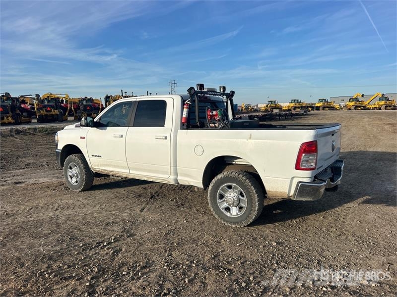 RAM 2500 Big Horn 4x4 Crew Cab Pickup Otros