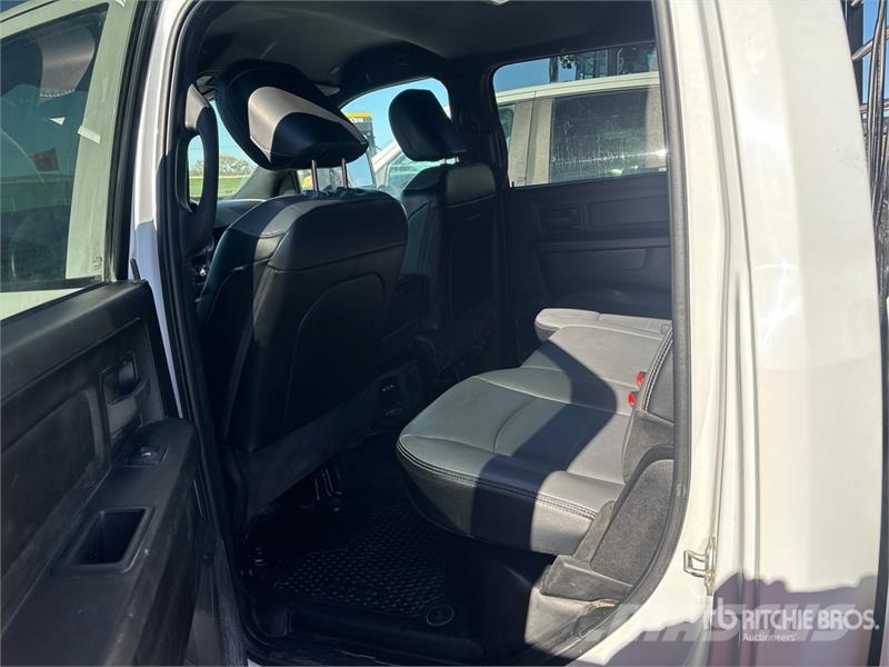 RAM 2500 Tradesman 4x4 Crew Cab Pickup أخرى