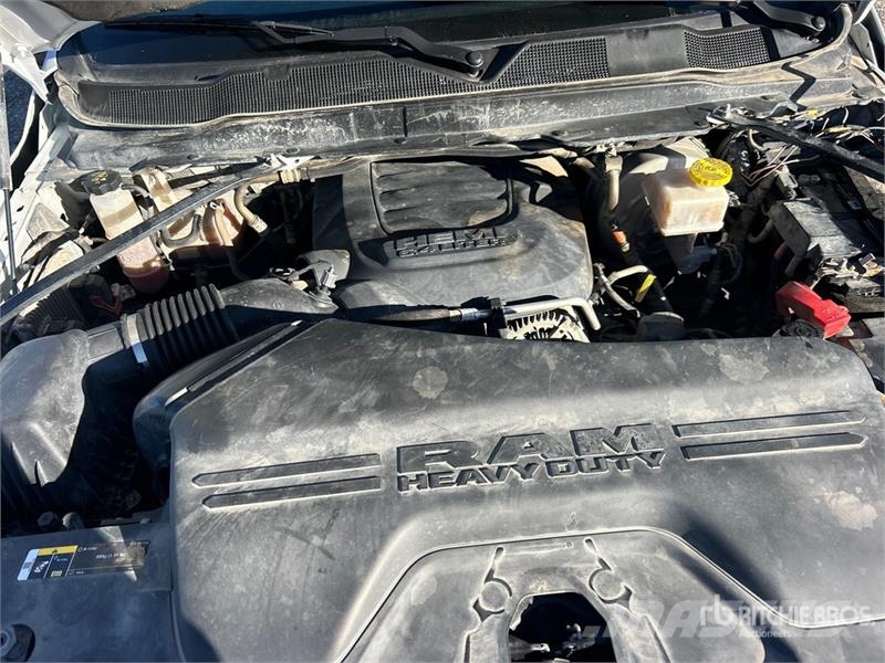 RAM 2500 Tradesman 4x4 Crew Cab Pickup أخرى