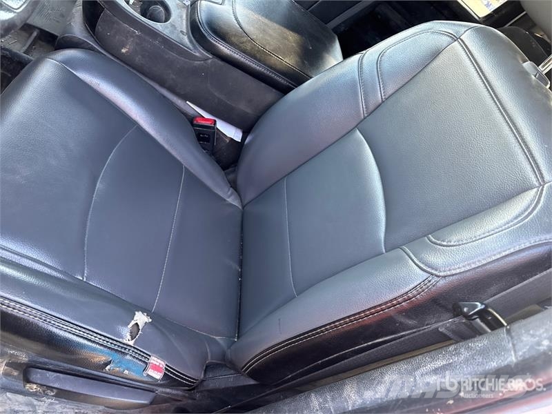 RAM 2500 Tradesman 4x4 Crew Cab Pickup أخرى