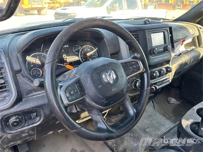 RAM 2500 Tradesman 4x4 Crew Cab Pickup أخرى