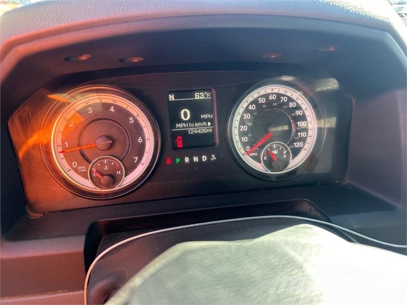 RAM 2500 Tradesman 4x4 Crew Cab Pickup أخرى