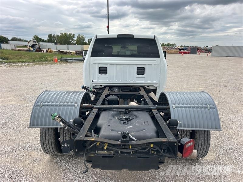 RAM 3500 4x4 Crew Cab Cab and Chassis Cabins and interior
