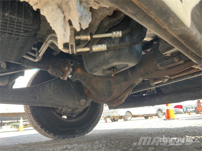 RAM 3500 4x4 Crew Cab Cab and Chassis Cabine si interior