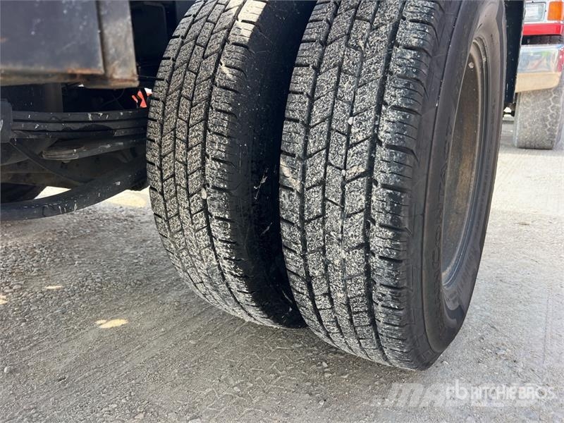 RAM 3500 4x4 Crew Cab Cab and Chassis Cabine si interior