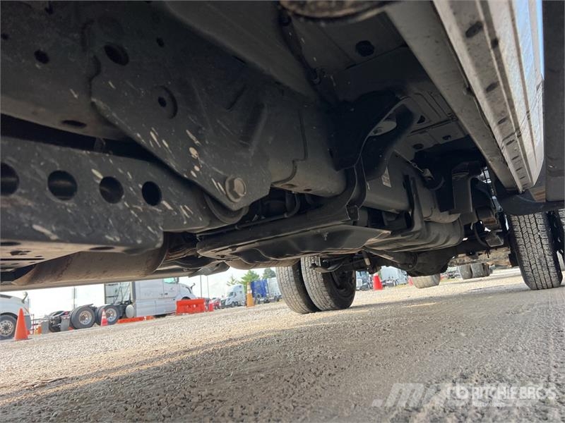 RAM 3500 4x4 Crew Cab Cab and Chassis Cabine si interior
